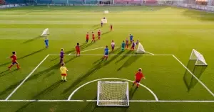 Jalkapallo 8v8 säännöt 2026 – täydellinen opas juniorijoukkueille