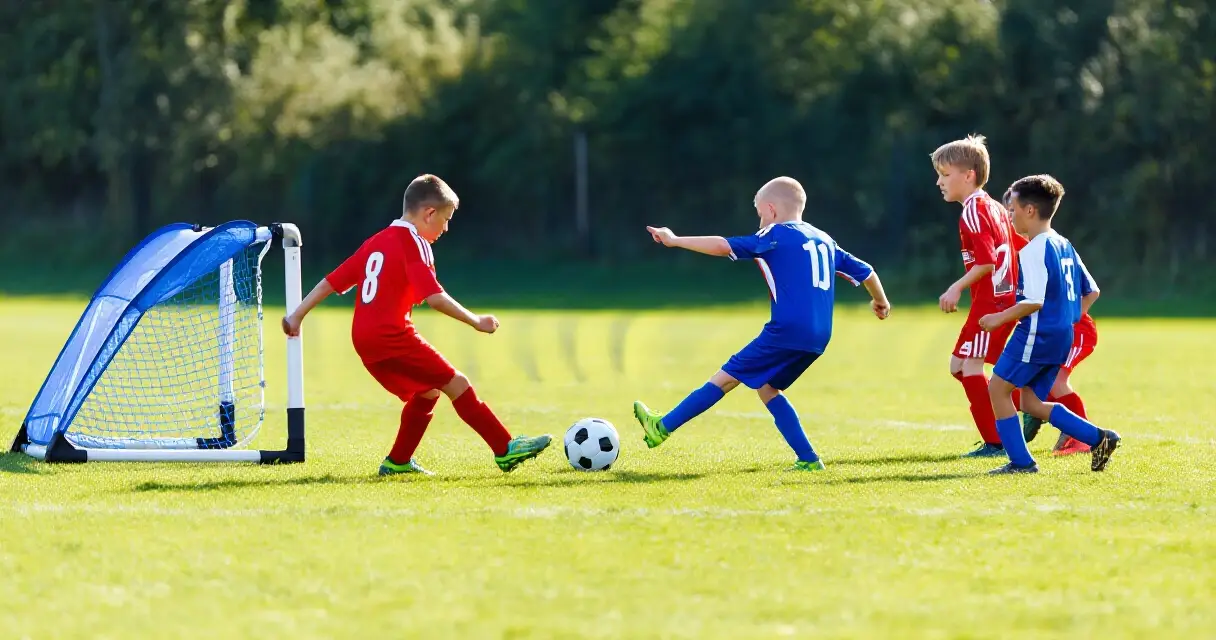 Jalkapallo 5v5 säännöt 2026 – täydellinen opas pienkenttäpeliin